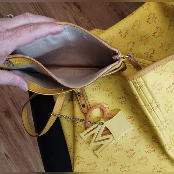 MCM Yellow Tote Bag with Iconic Monogram Pattern - Picture 9 of 13